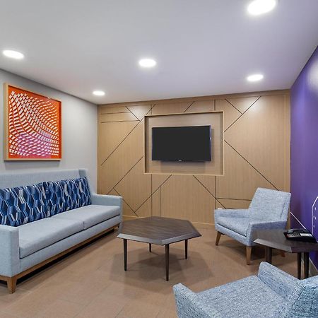 Holiday Inn Express Hurricane Mills Waverly By Ihg Bagian luar foto
