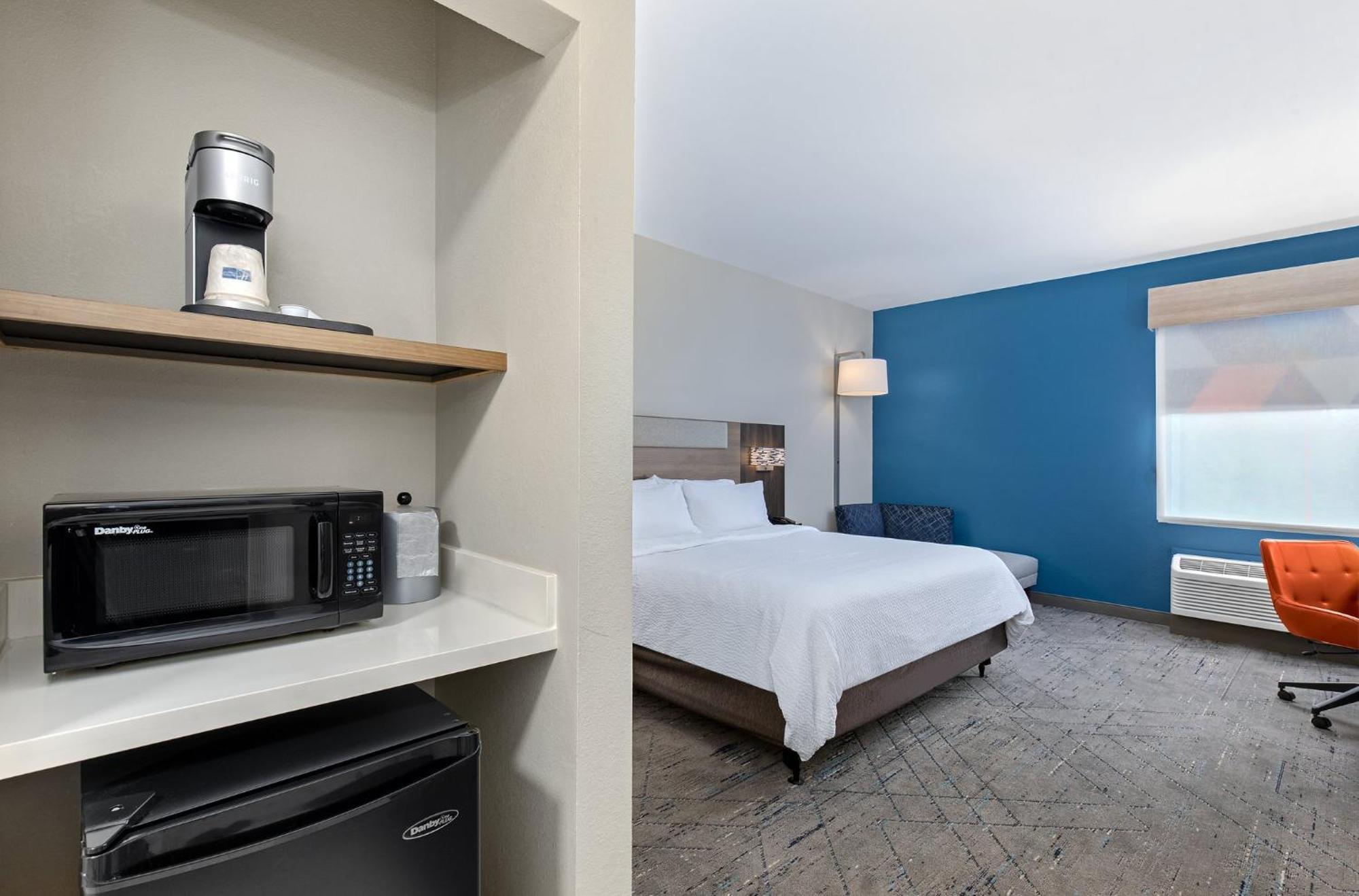 Holiday Inn Express Hurricane Mills Waverly By Ihg Bagian luar foto