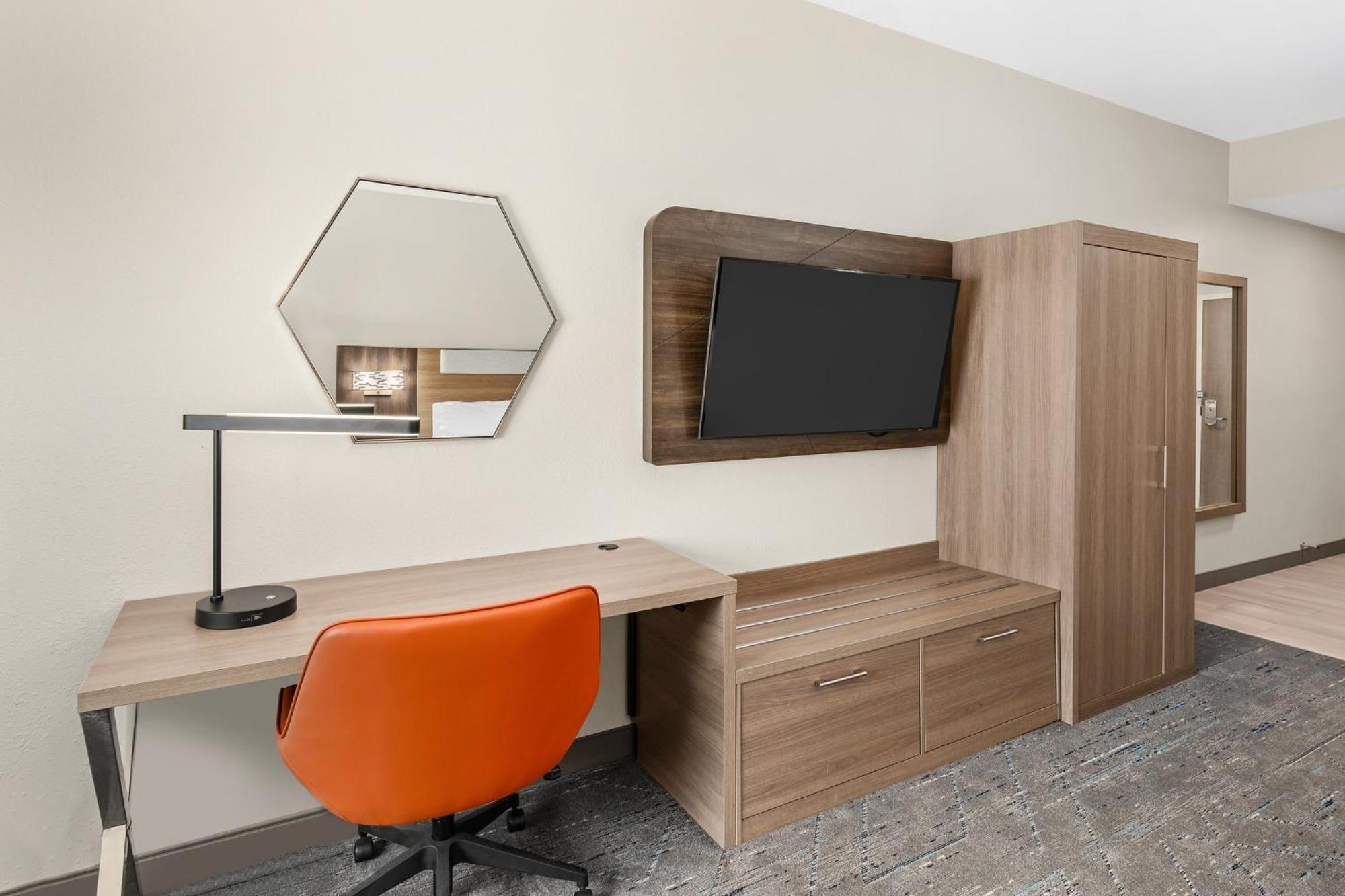 Holiday Inn Express Hurricane Mills Waverly By Ihg Bagian luar foto