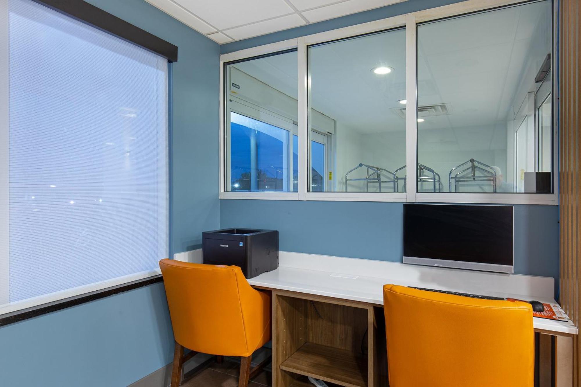 Holiday Inn Express Hurricane Mills Waverly By Ihg Bagian luar foto