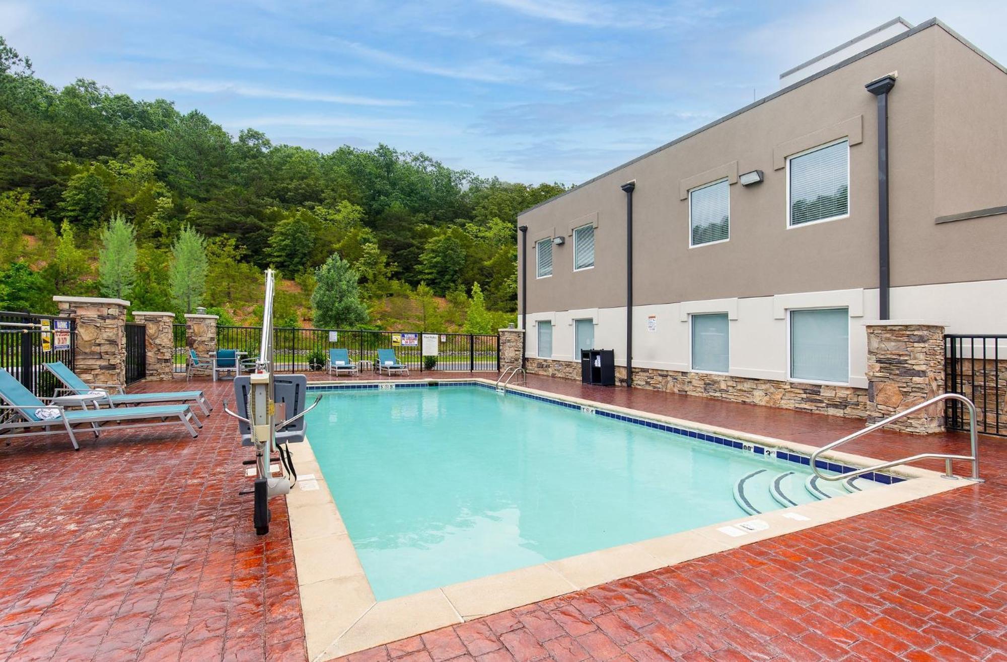 Holiday Inn Express Hurricane Mills Waverly By Ihg Bagian luar foto