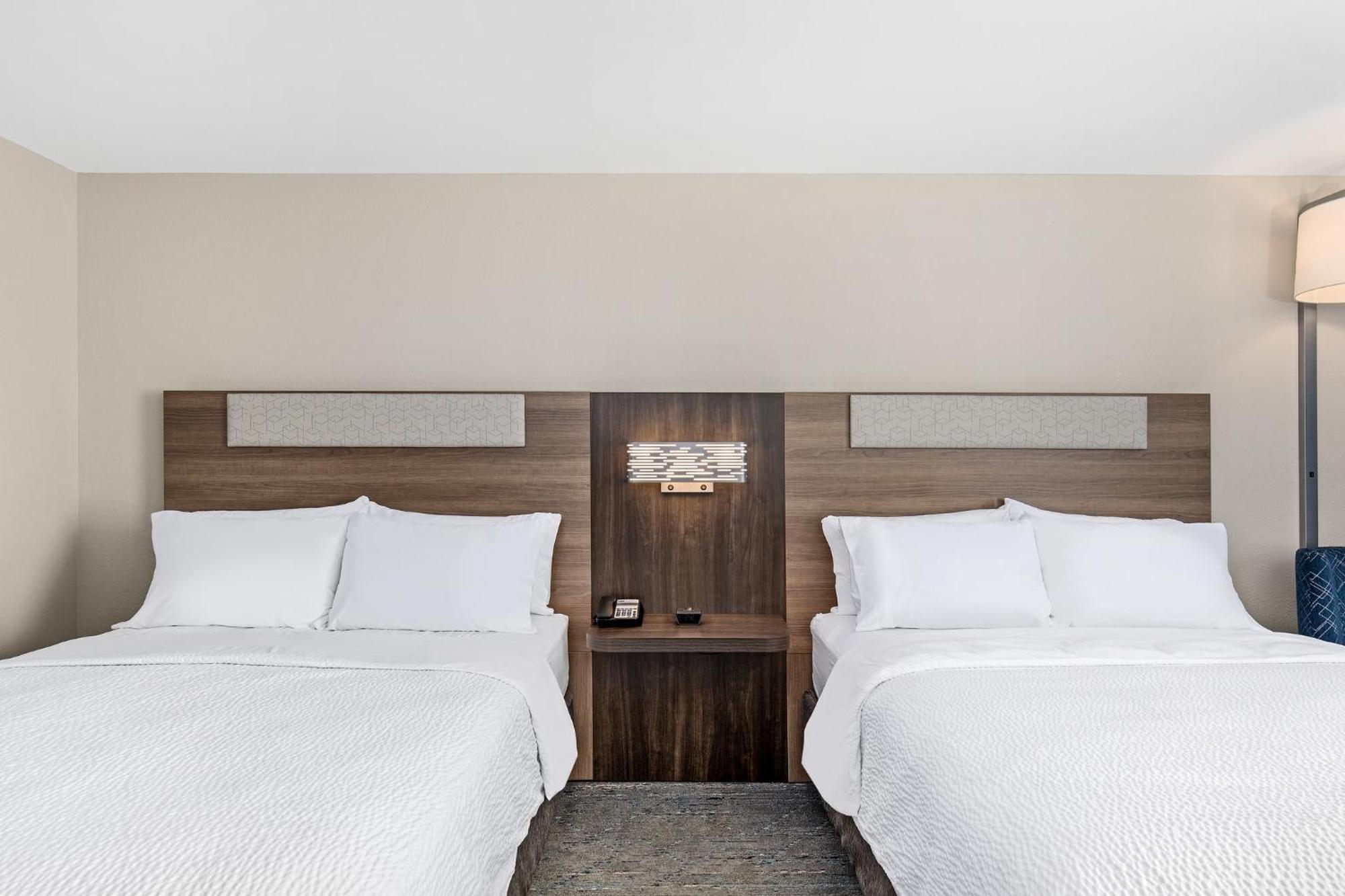 Holiday Inn Express Hurricane Mills Waverly By Ihg Bagian luar foto