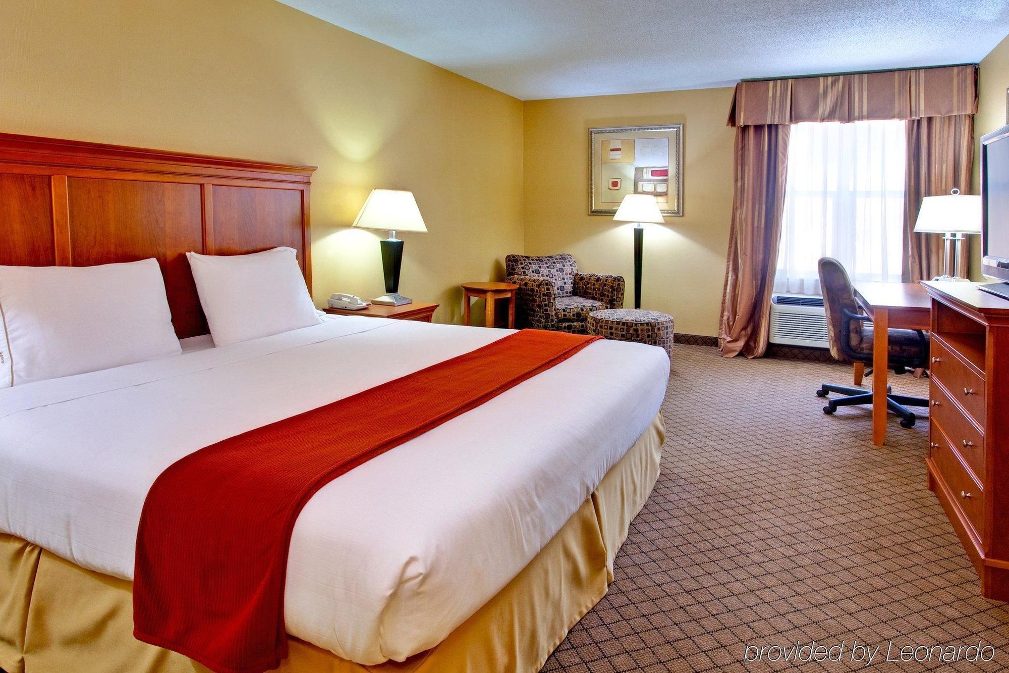 Holiday Inn Express Hurricane Mills Waverly By Ihg Bagian luar foto
