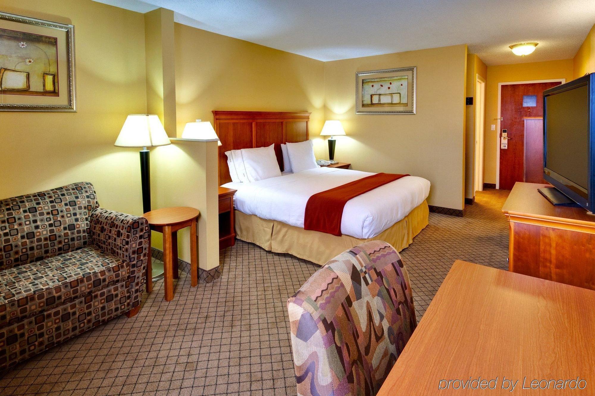 Holiday Inn Express Hurricane Mills Waverly By Ihg Bagian luar foto