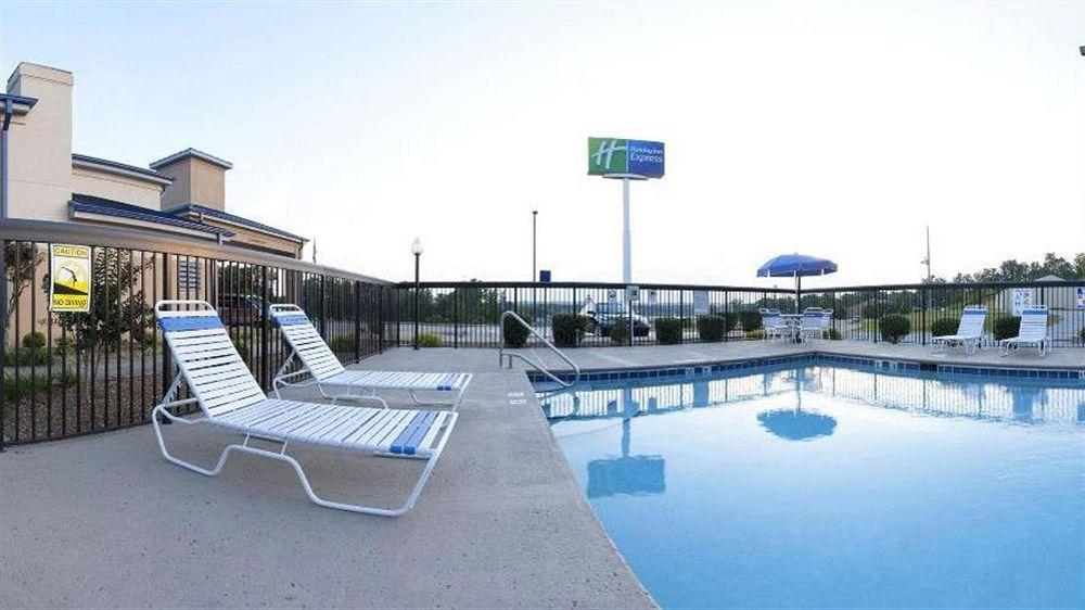 Holiday Inn Express Hurricane Mills Waverly By Ihg Bagian luar foto