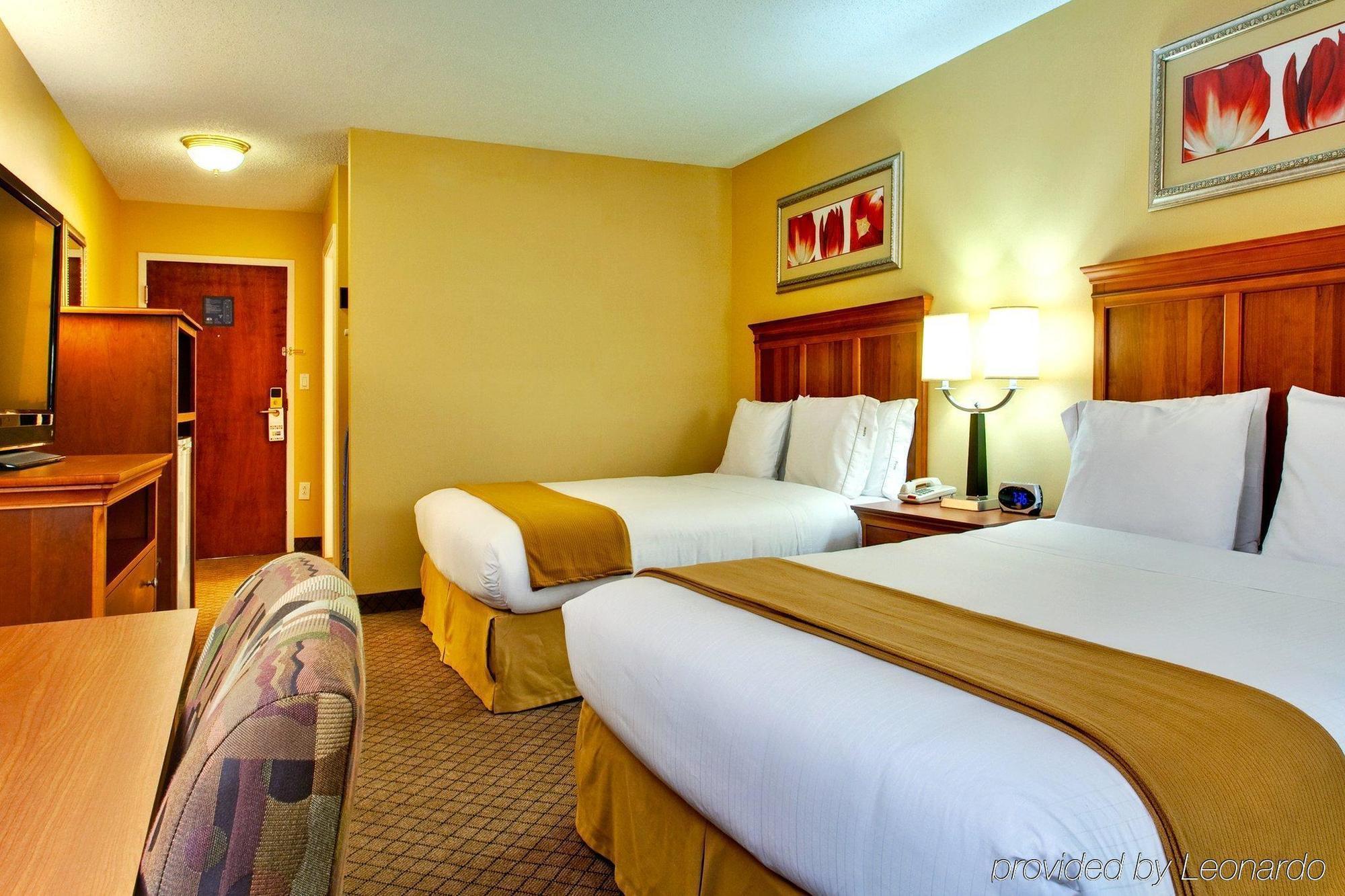Holiday Inn Express Hurricane Mills Waverly By Ihg Ruang foto