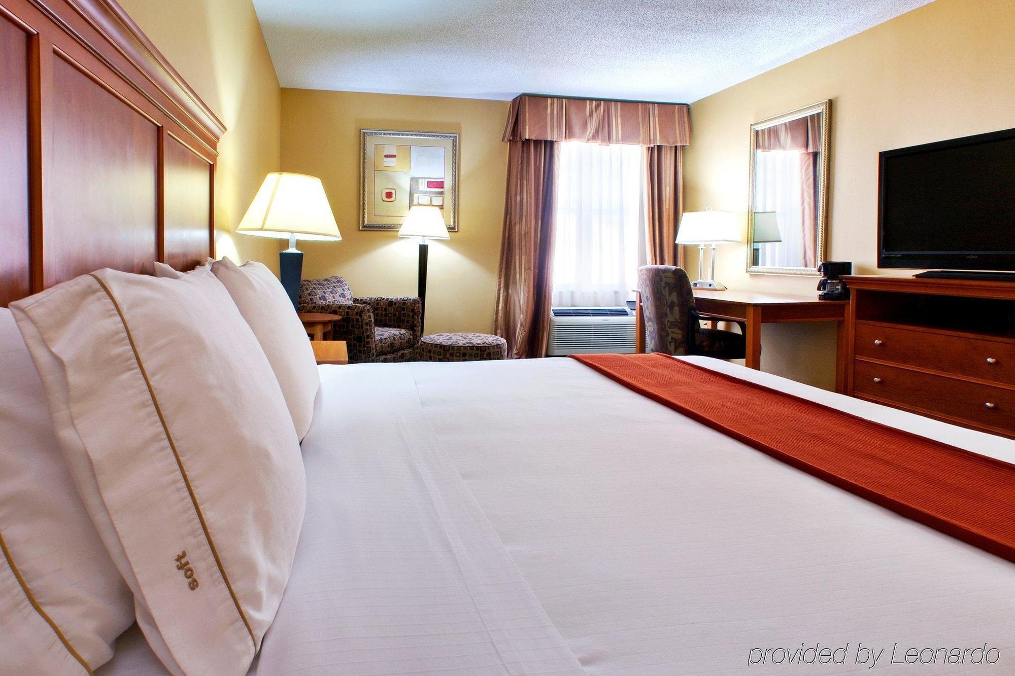 Holiday Inn Express Hurricane Mills Waverly By Ihg Ruang foto