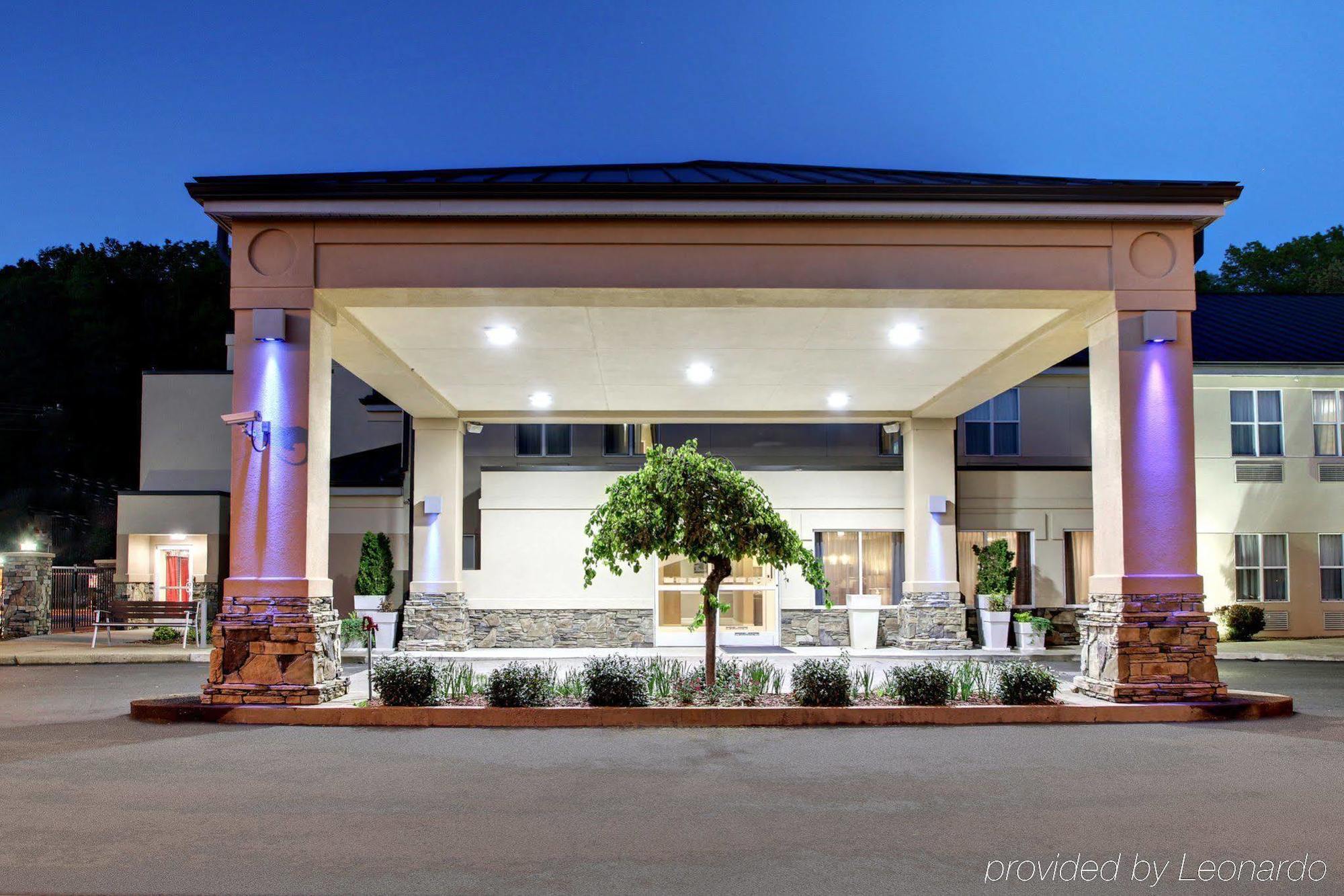 Holiday Inn Express Hurricane Mills Waverly By Ihg Bagian luar foto