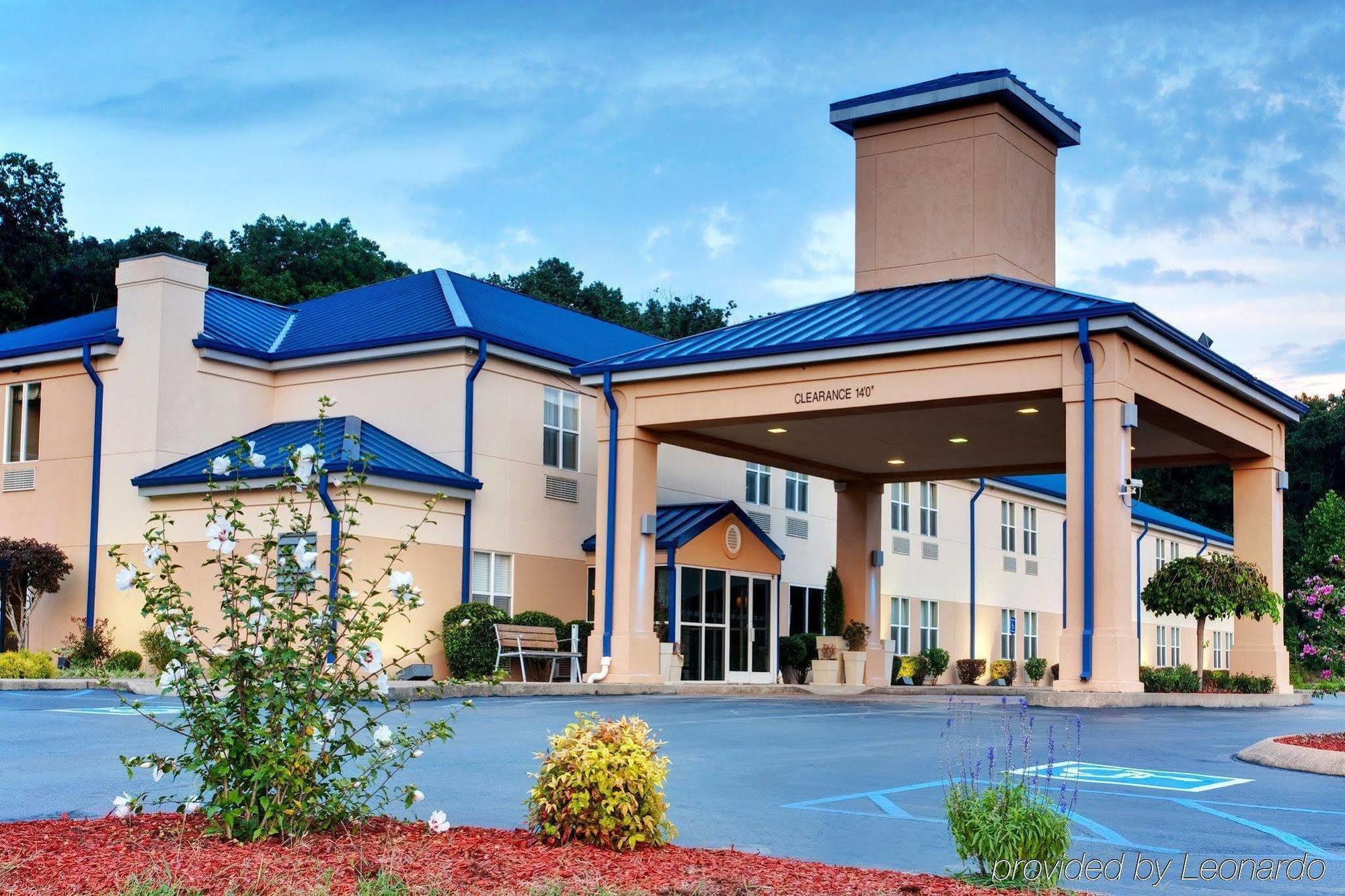 Holiday Inn Express Hurricane Mills Waverly By Ihg Bagian luar foto