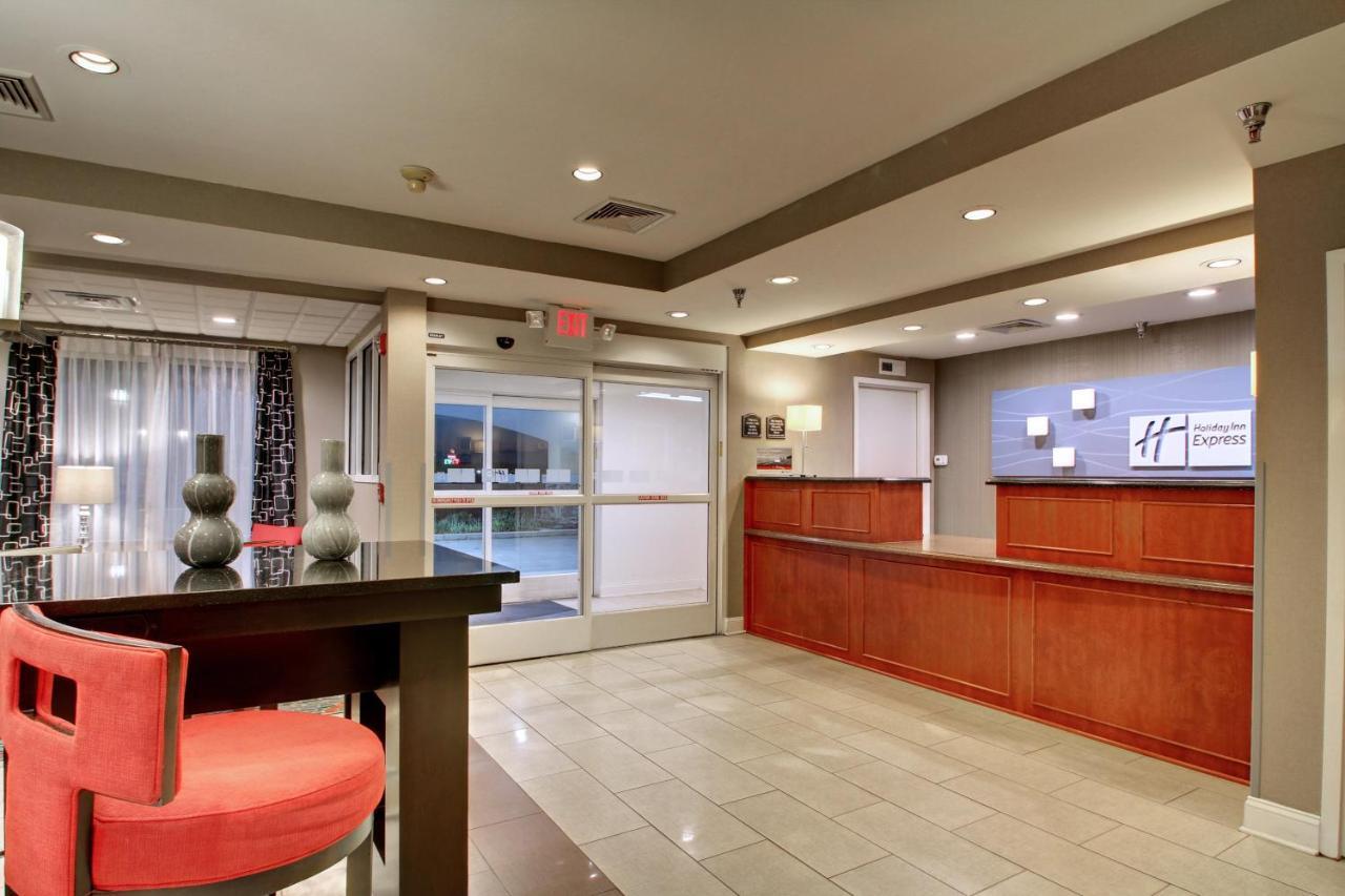 Holiday Inn Express Hurricane Mills Waverly By Ihg Bagian luar foto
