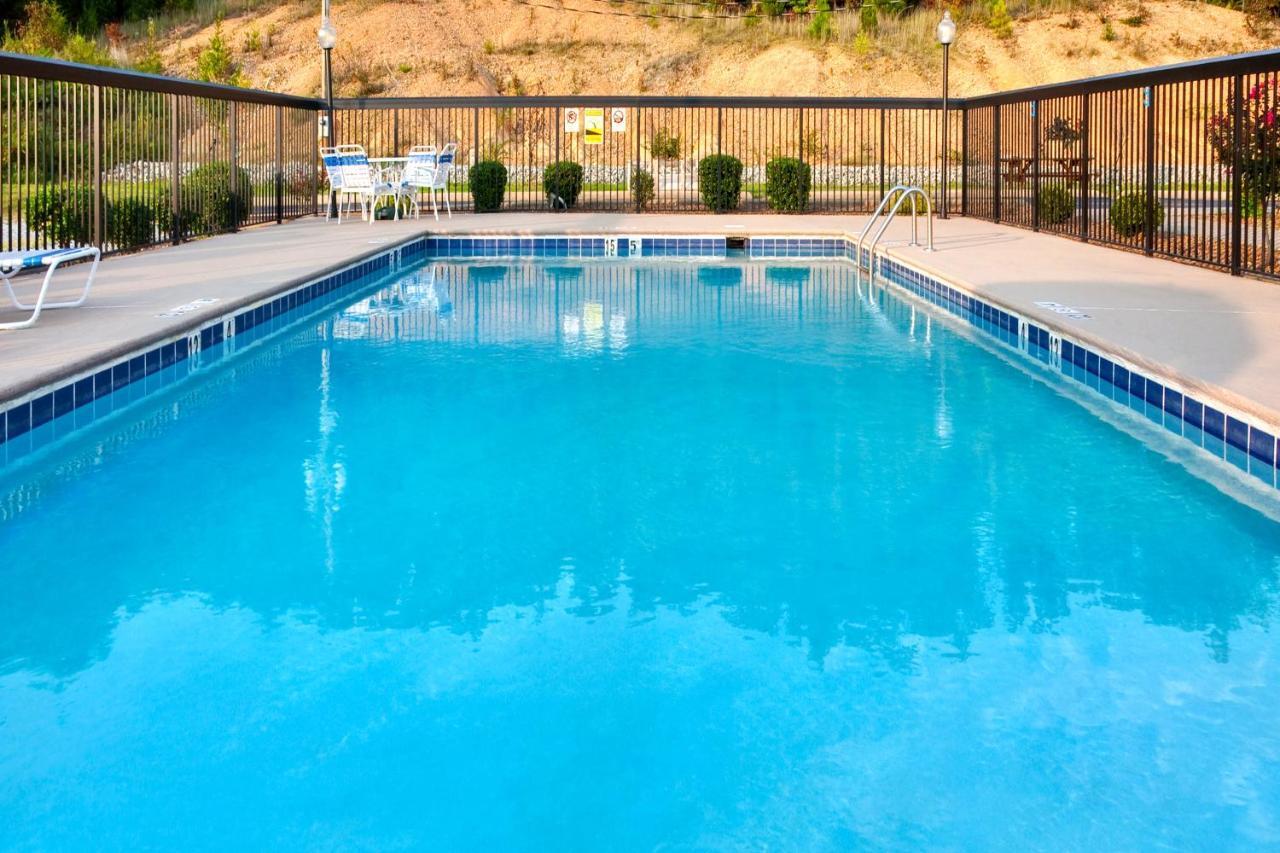 Holiday Inn Express Hurricane Mills Waverly By Ihg Bagian luar foto