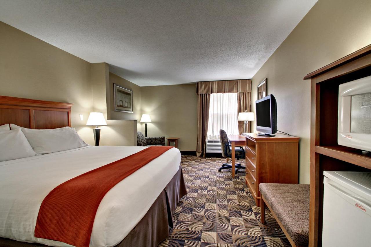 Holiday Inn Express Hurricane Mills Waverly By Ihg Bagian luar foto