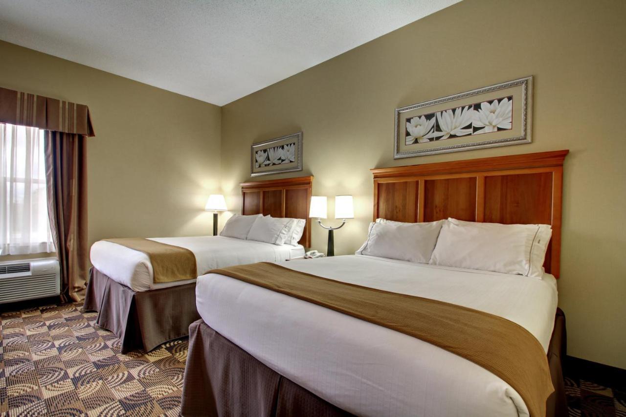 Holiday Inn Express Hurricane Mills Waverly By Ihg Bagian luar foto